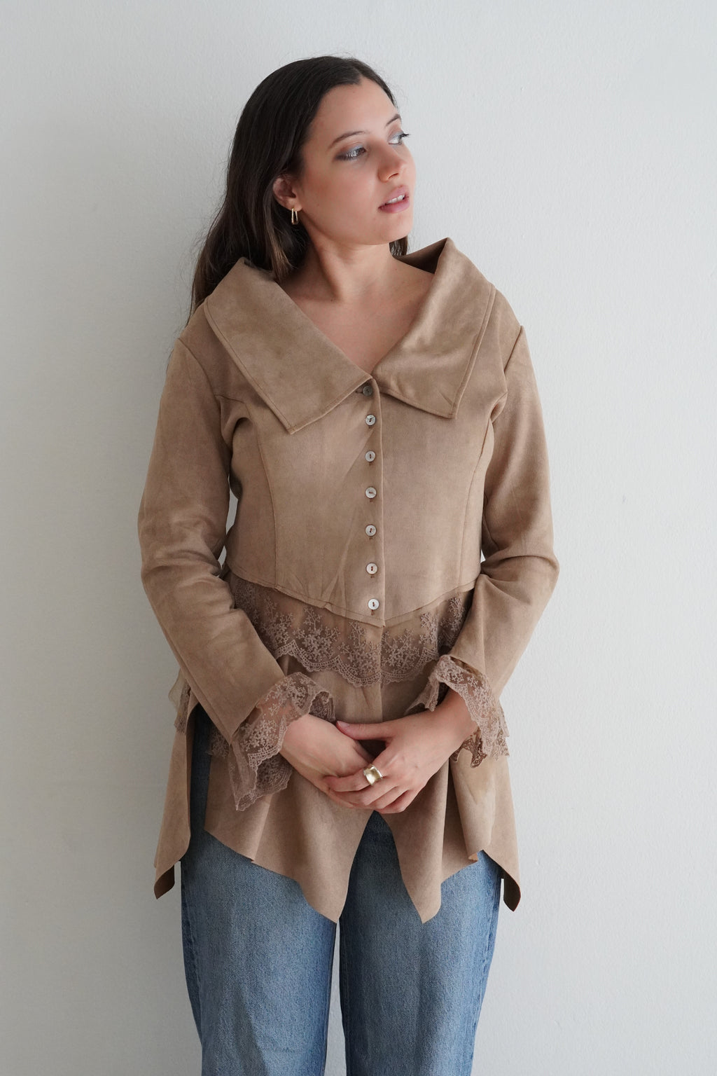 Camisa Romántica con Encaje