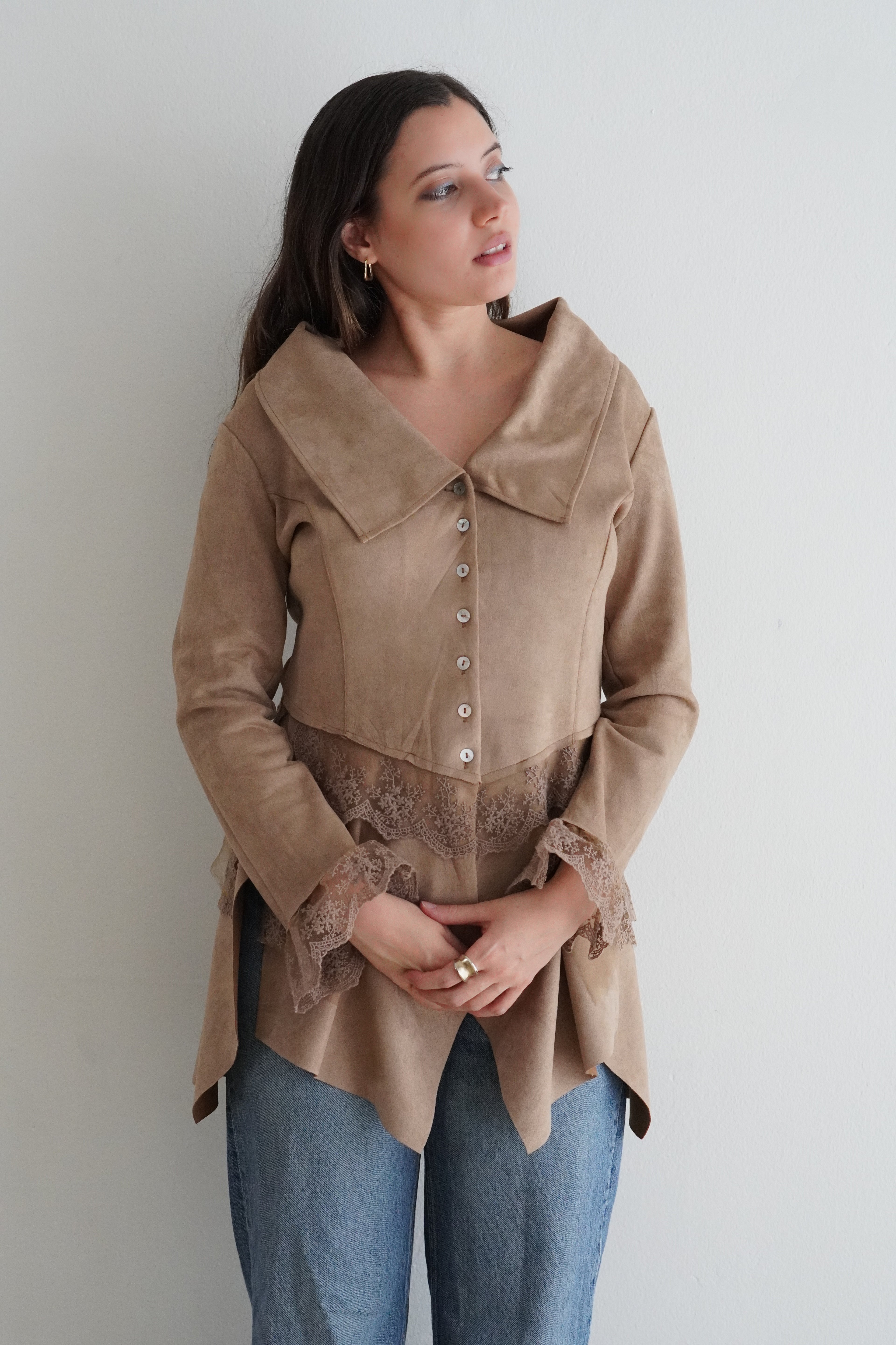 Camisa Romántica con Encaje