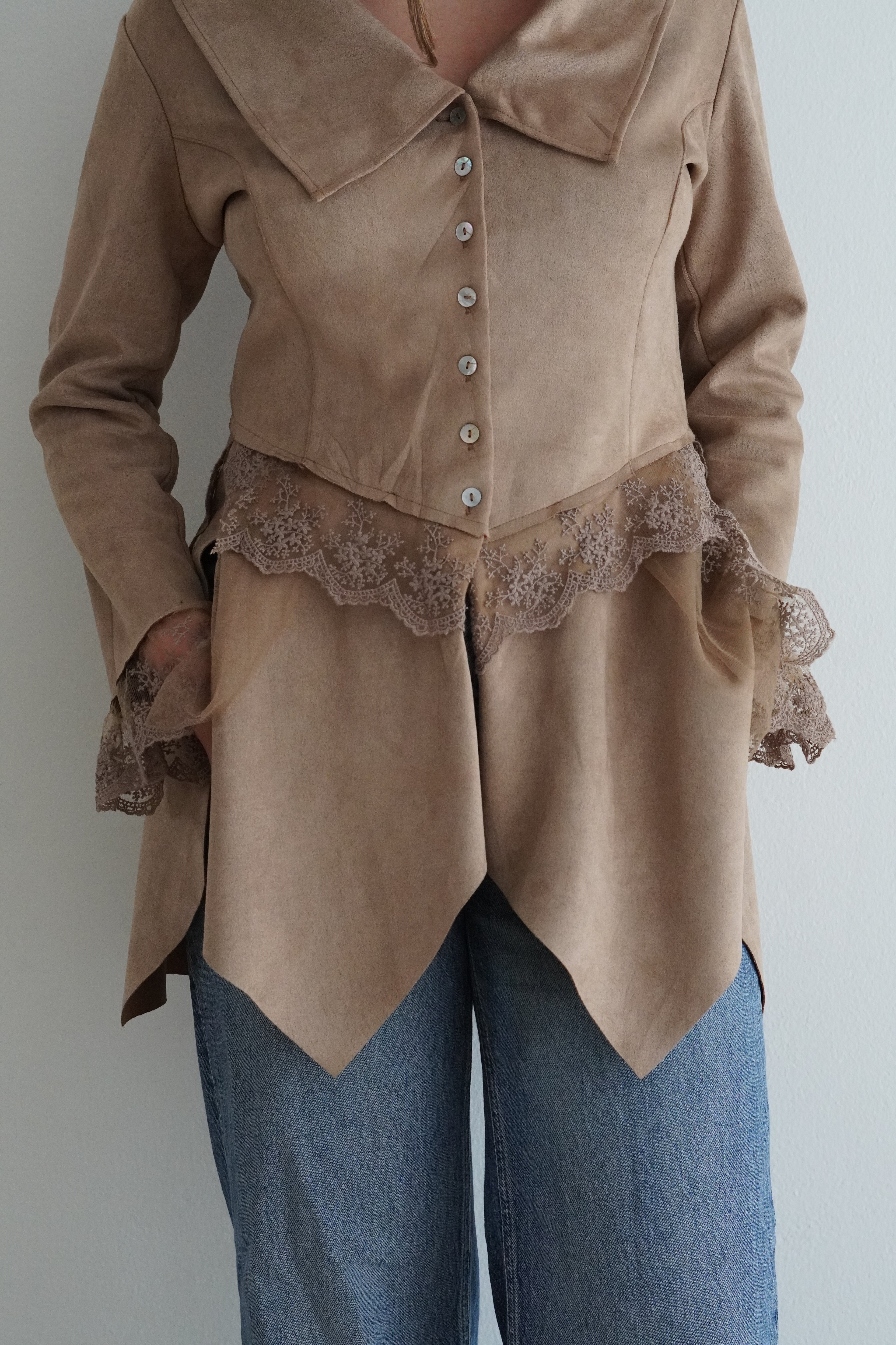 Camisa Romántica con Encaje