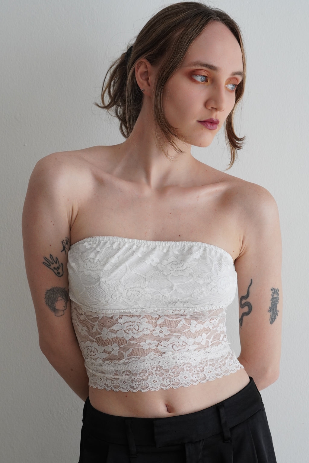 Top Strapless de Encaje Floral