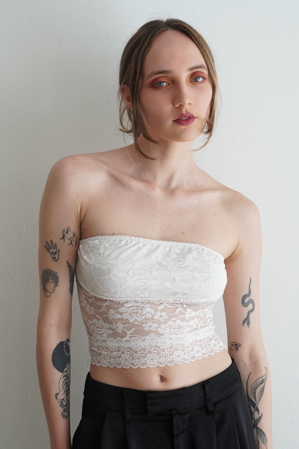 Top Strapless de Encaje Floral
