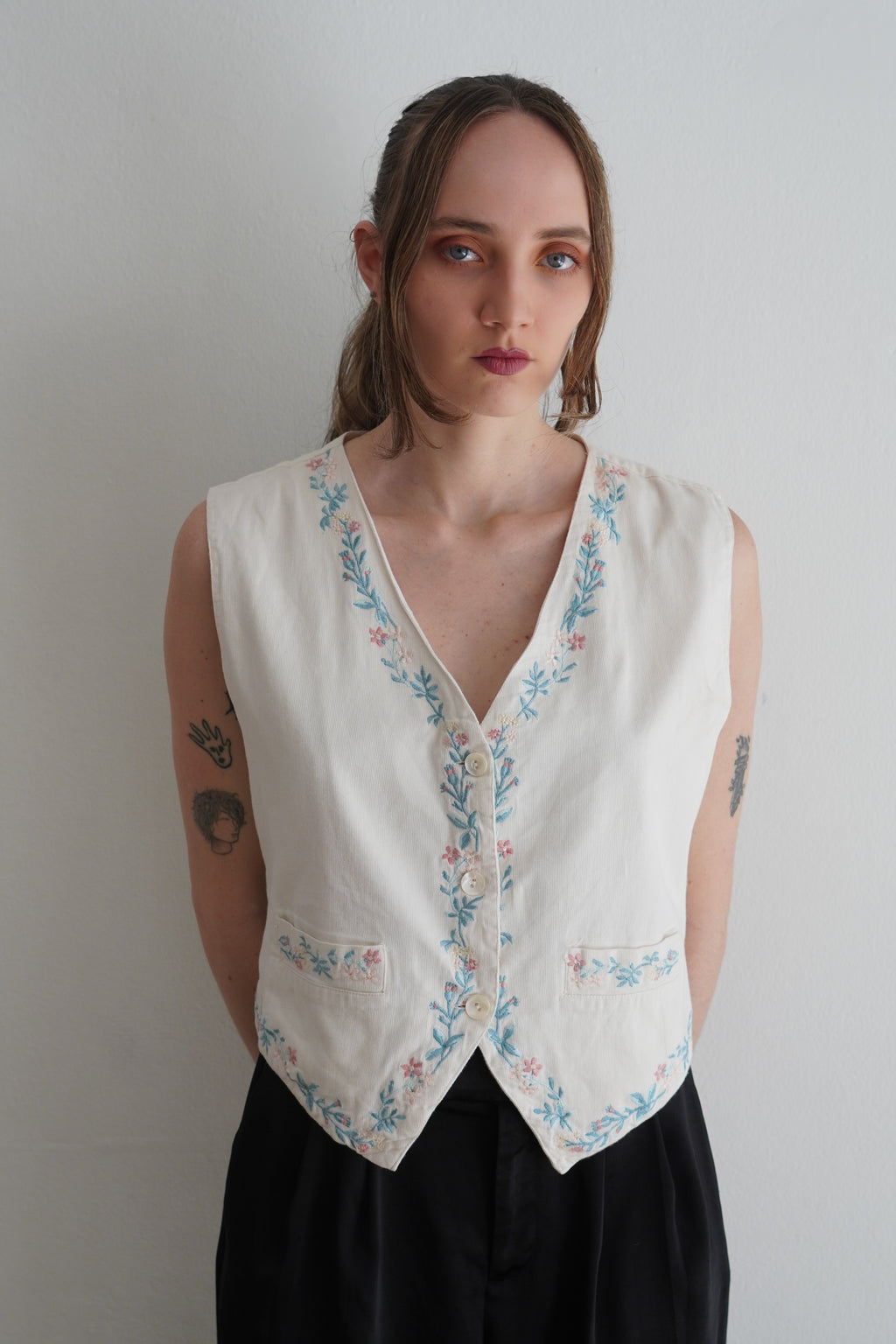Chaleco Con Bordado Floral