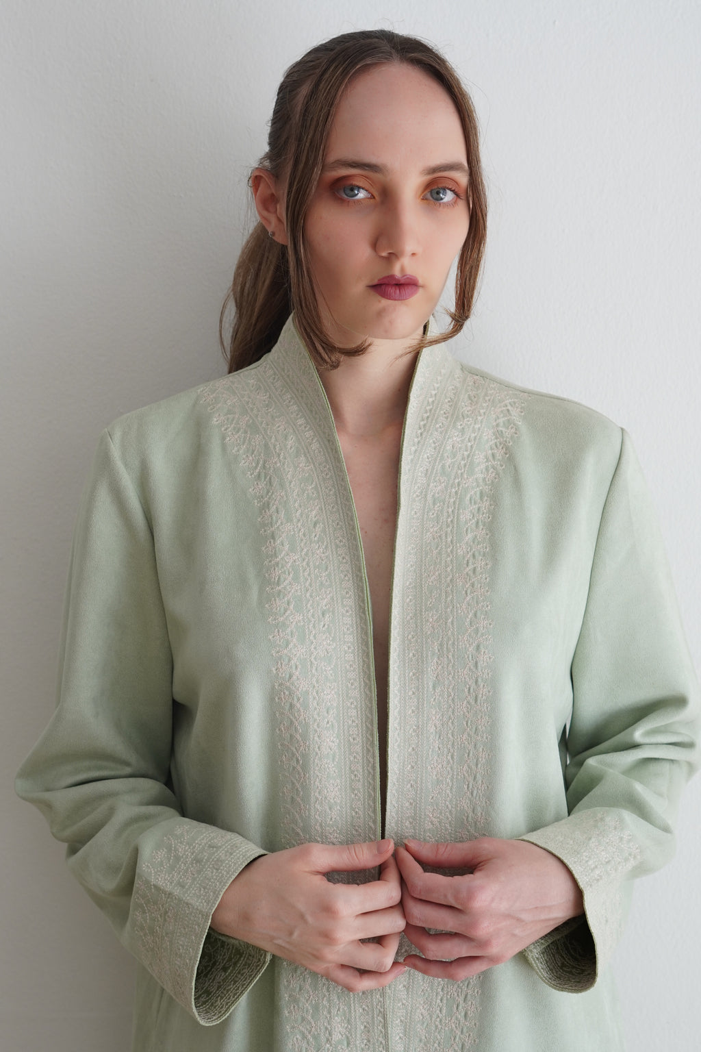 Kimono Largo Con Bordado Marfil