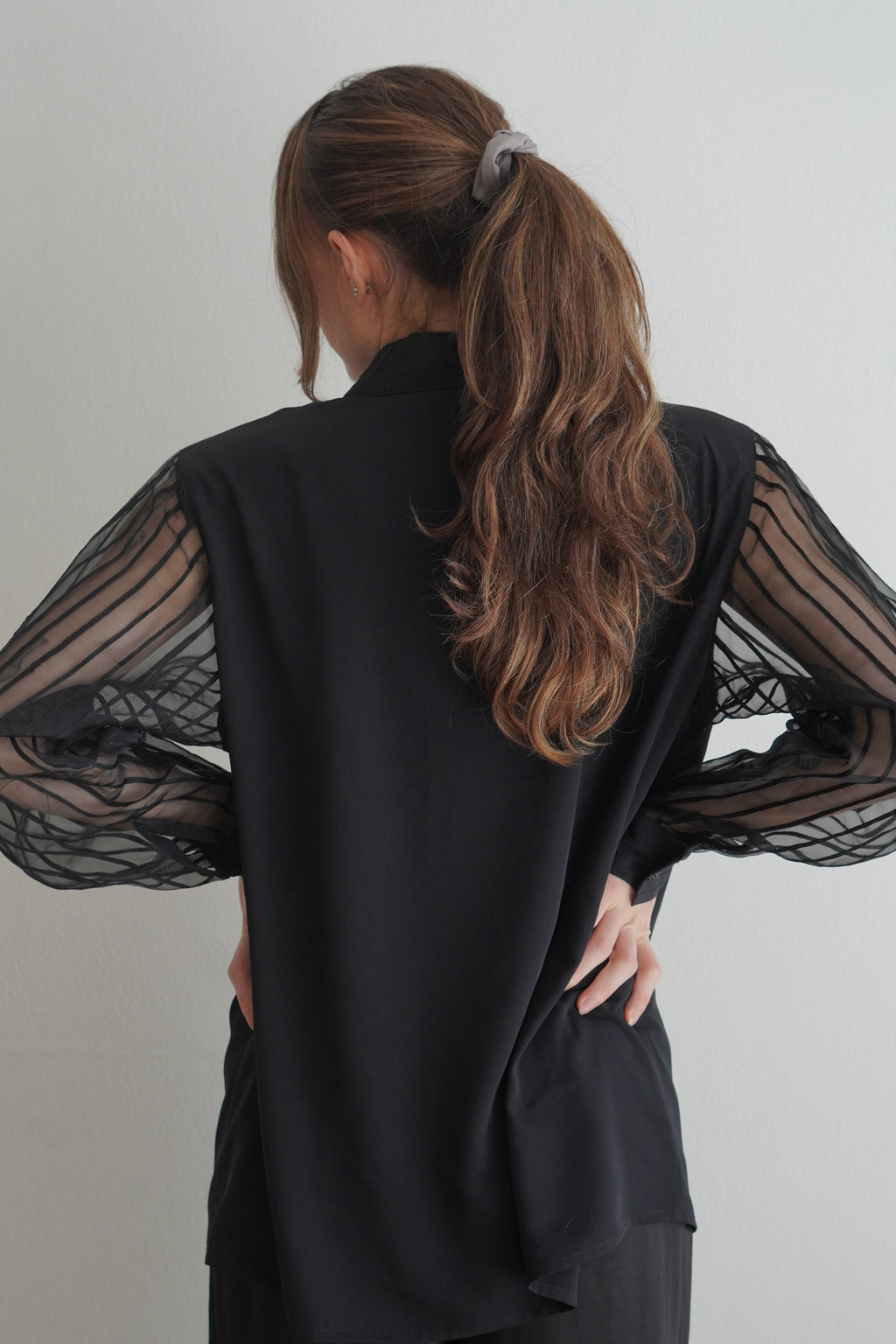 Camisa Con Mangas Transparentes