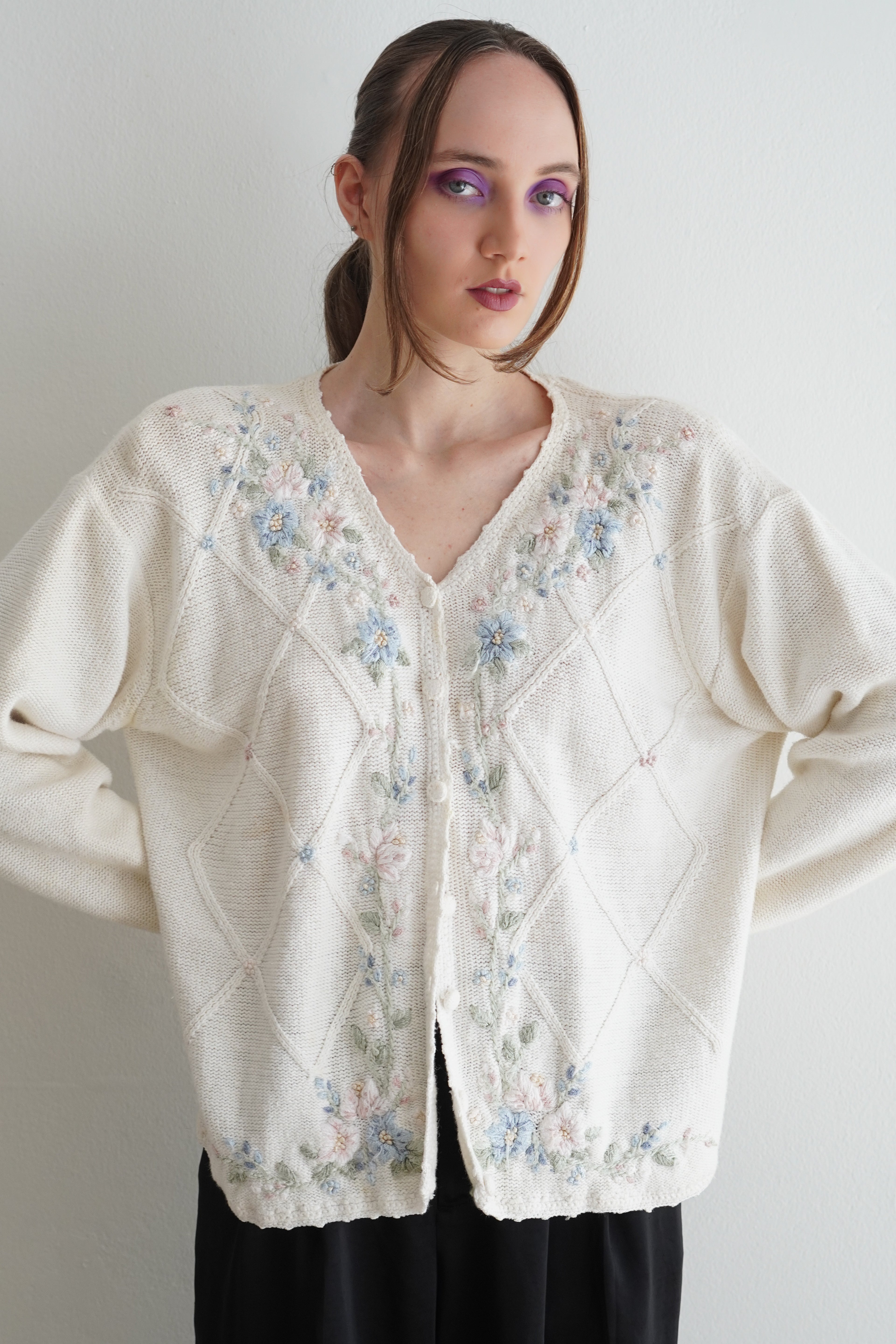 Cardigan Vintage Bordado Floral
