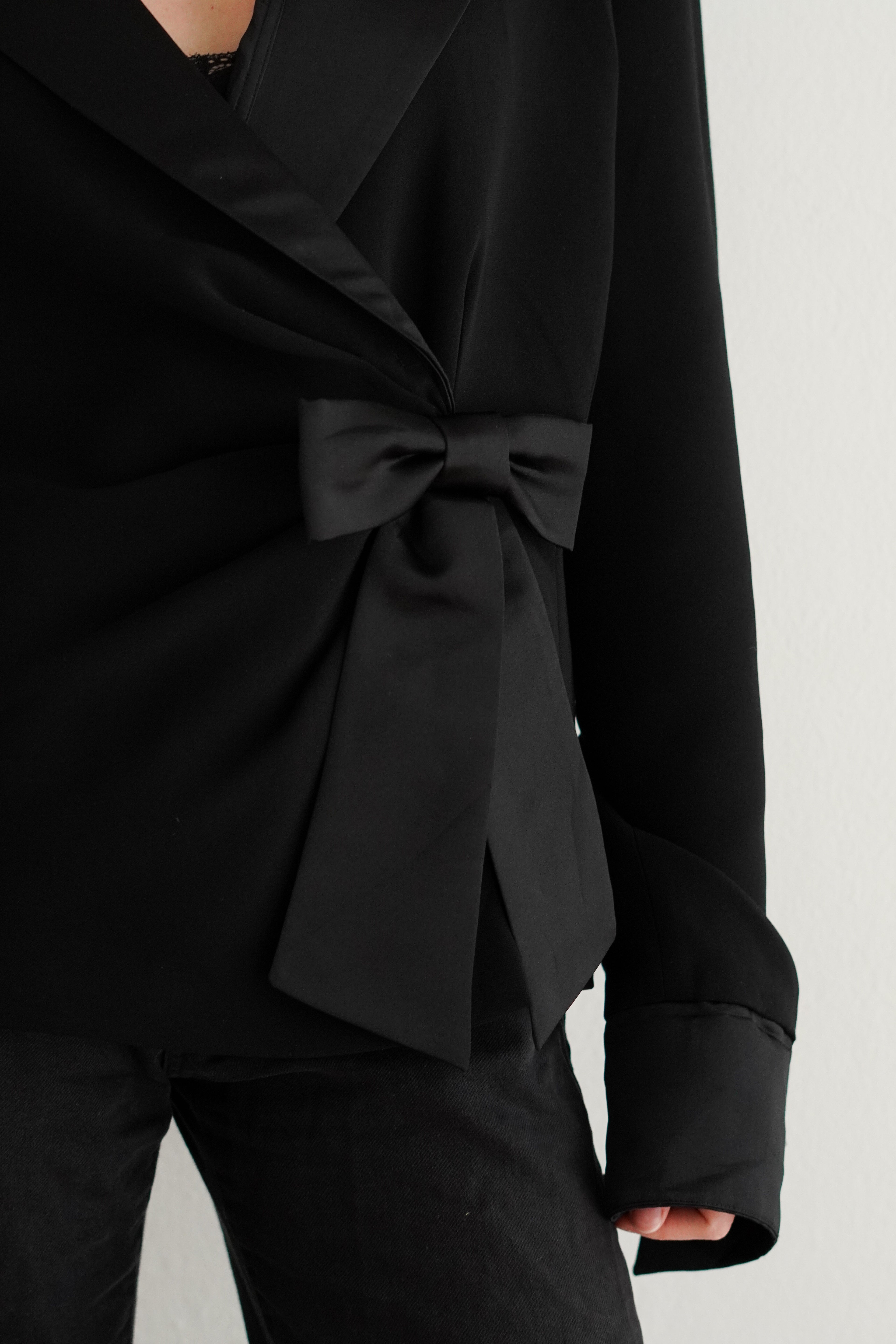 Blazer con Lazo Satinado