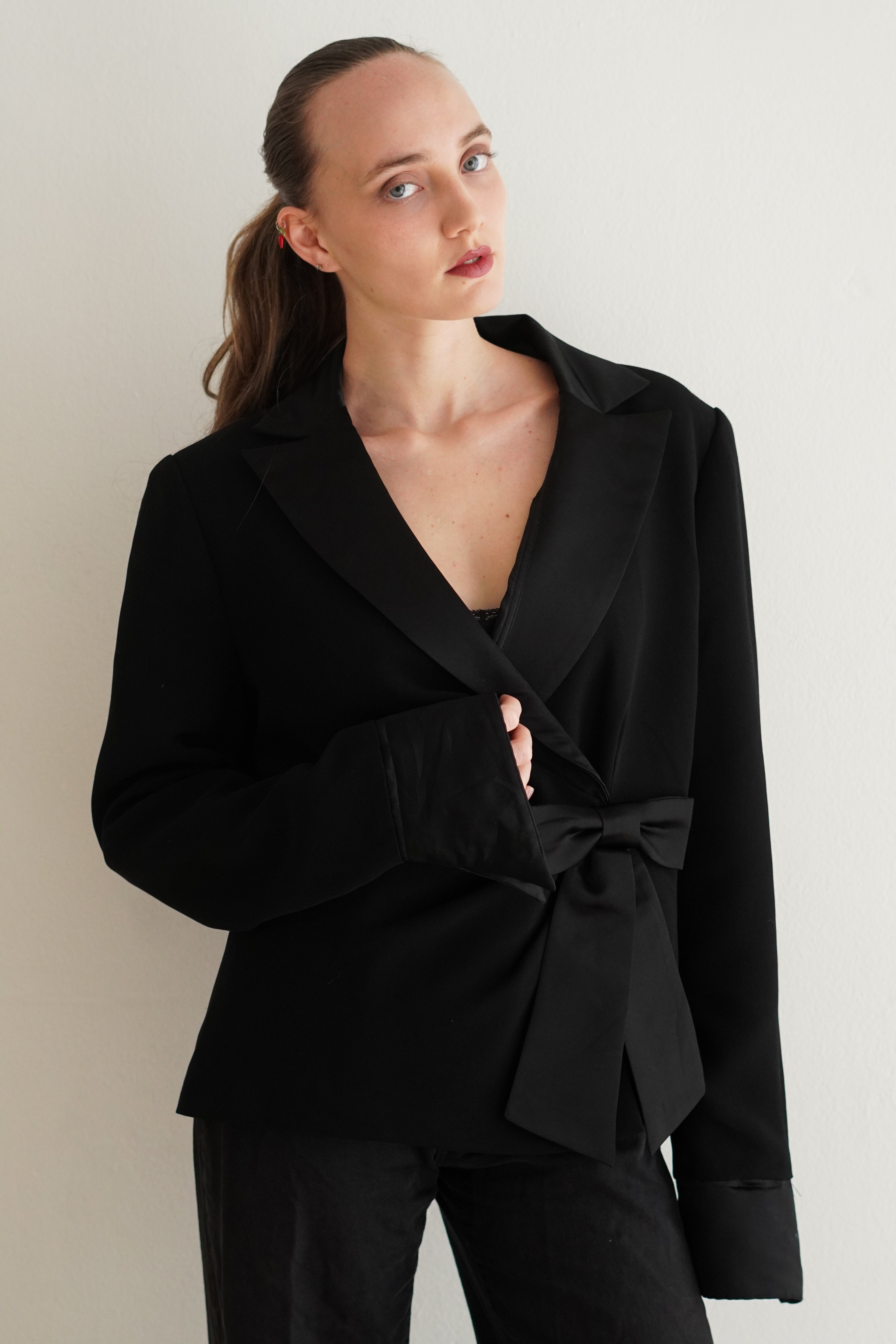 Blazer con Lazo Satinado