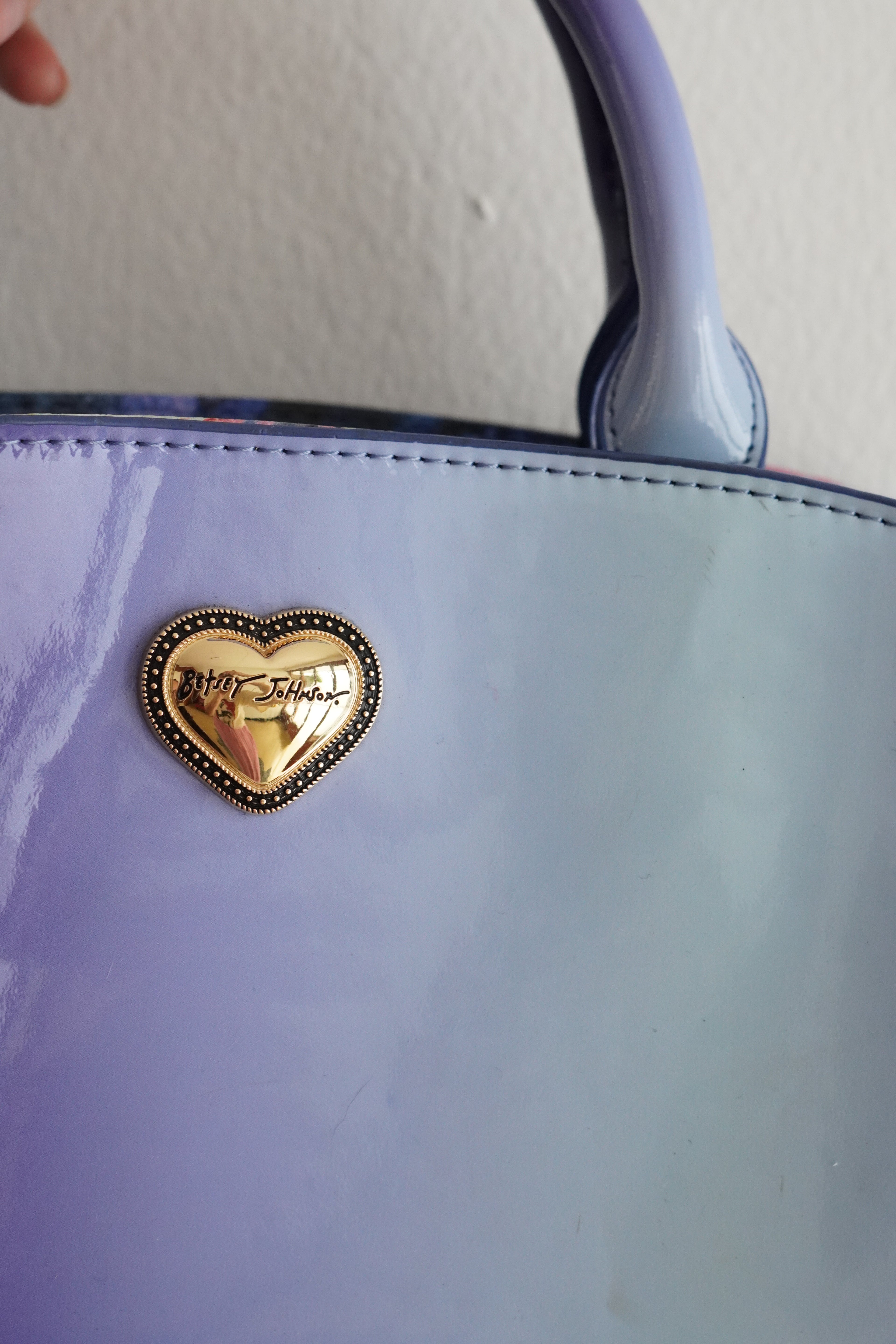 Cartera Betsey Johnson