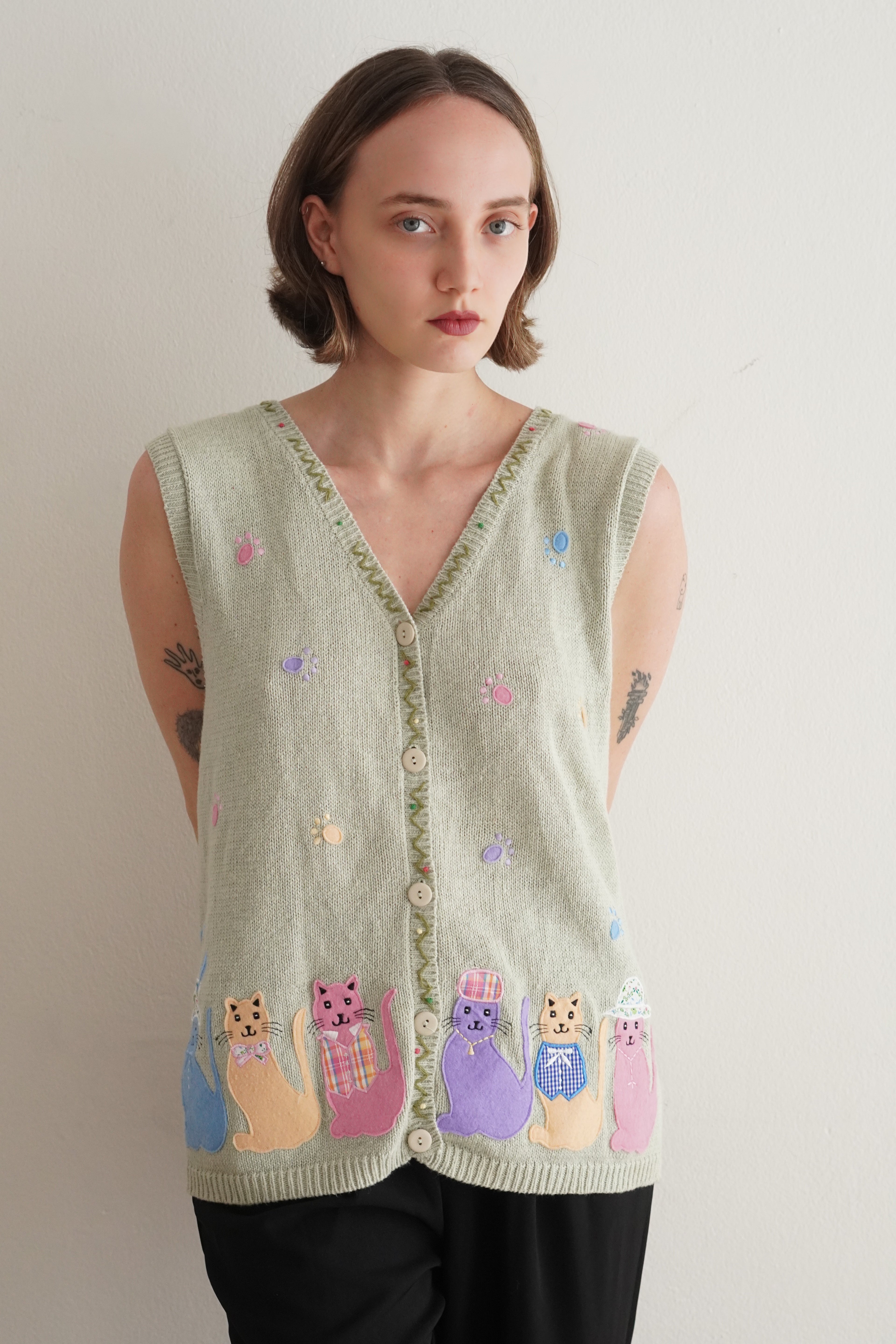 Chaleco Tejido Vintage con Gatos Bordados
