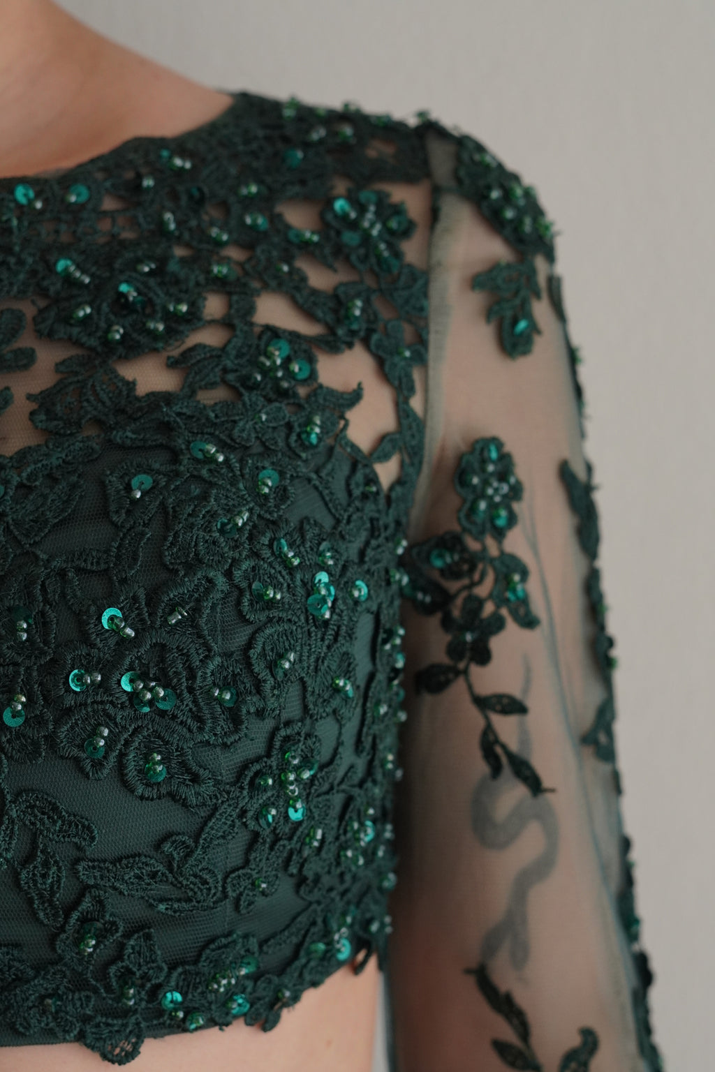 Top De Encaje Verde Con Lentejuelas