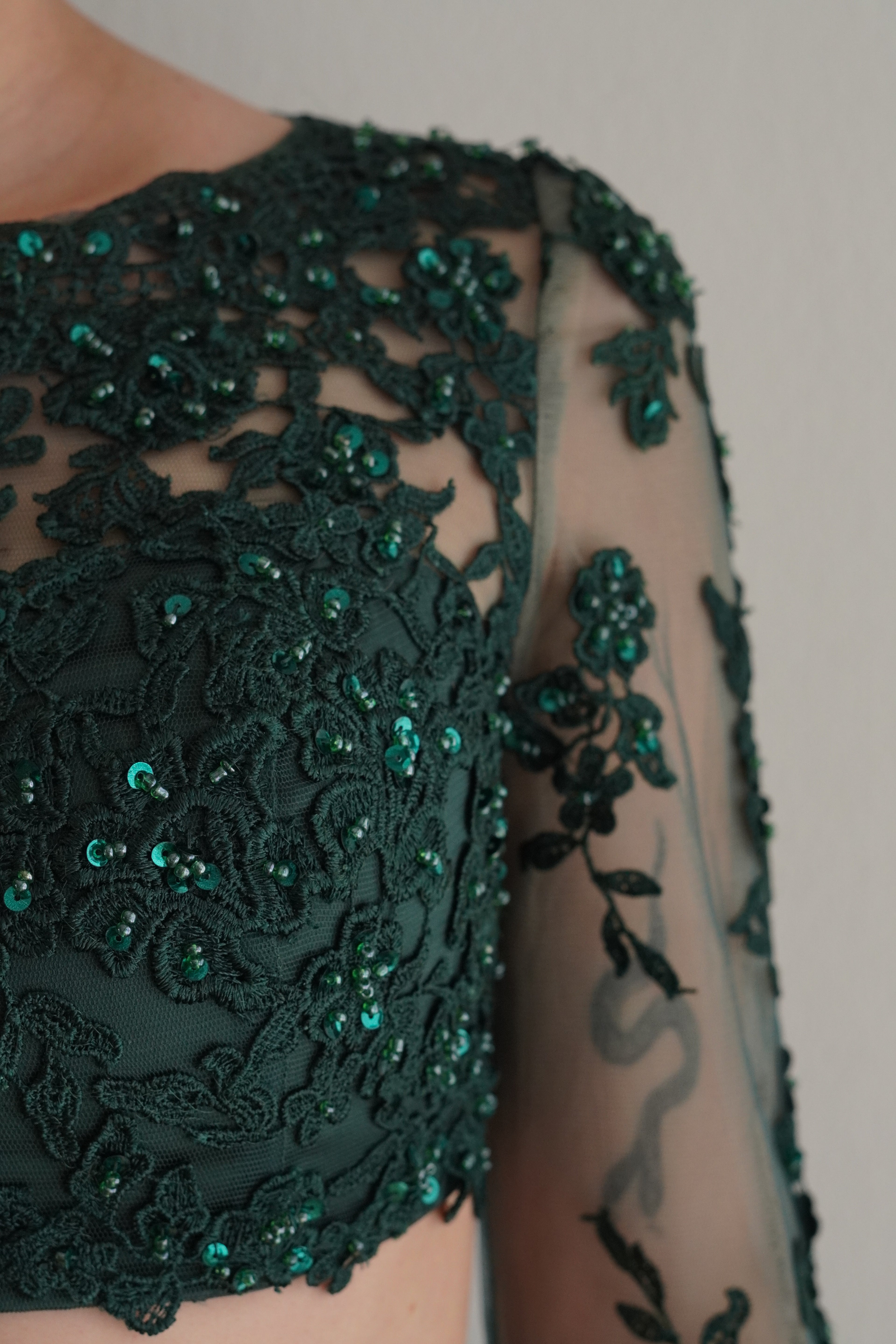 Top De Encaje Verde Con Lentejuelas