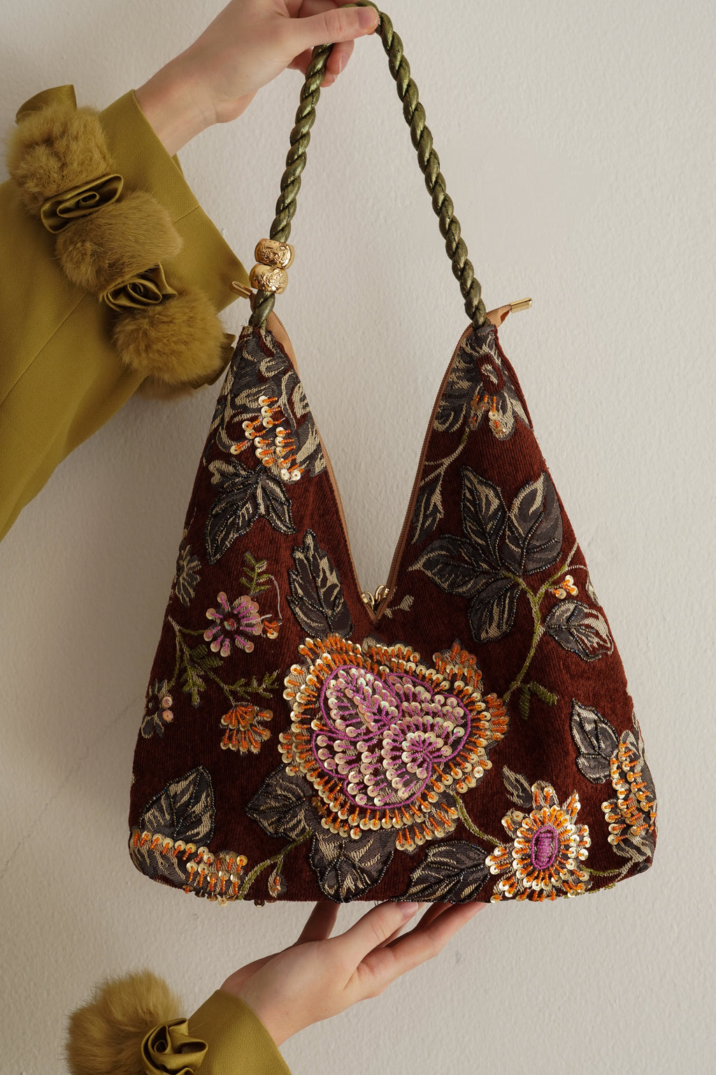 Cartera Boho Bordada con Lentejuelas