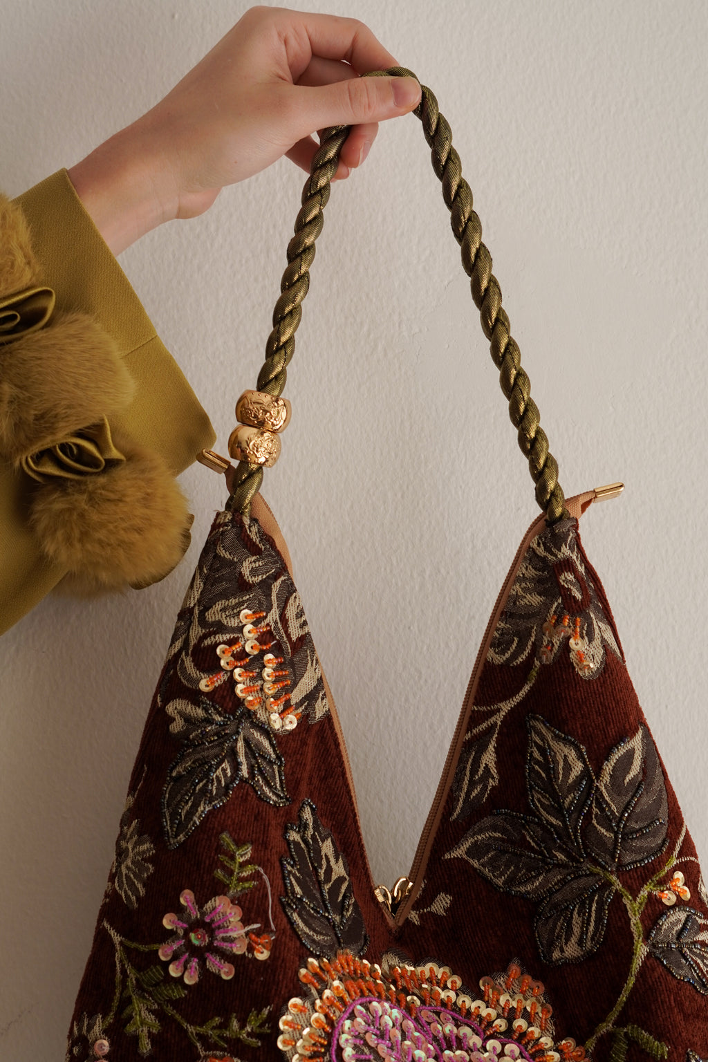 Cartera Boho Bordada con Lentejuelas