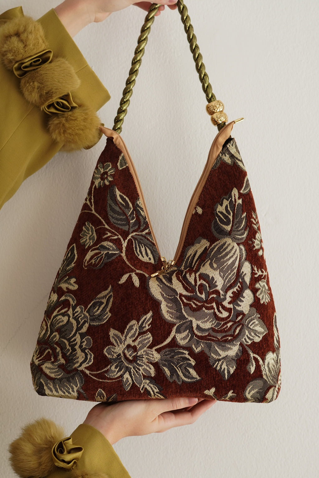 Cartera Boho Bordada con Lentejuelas