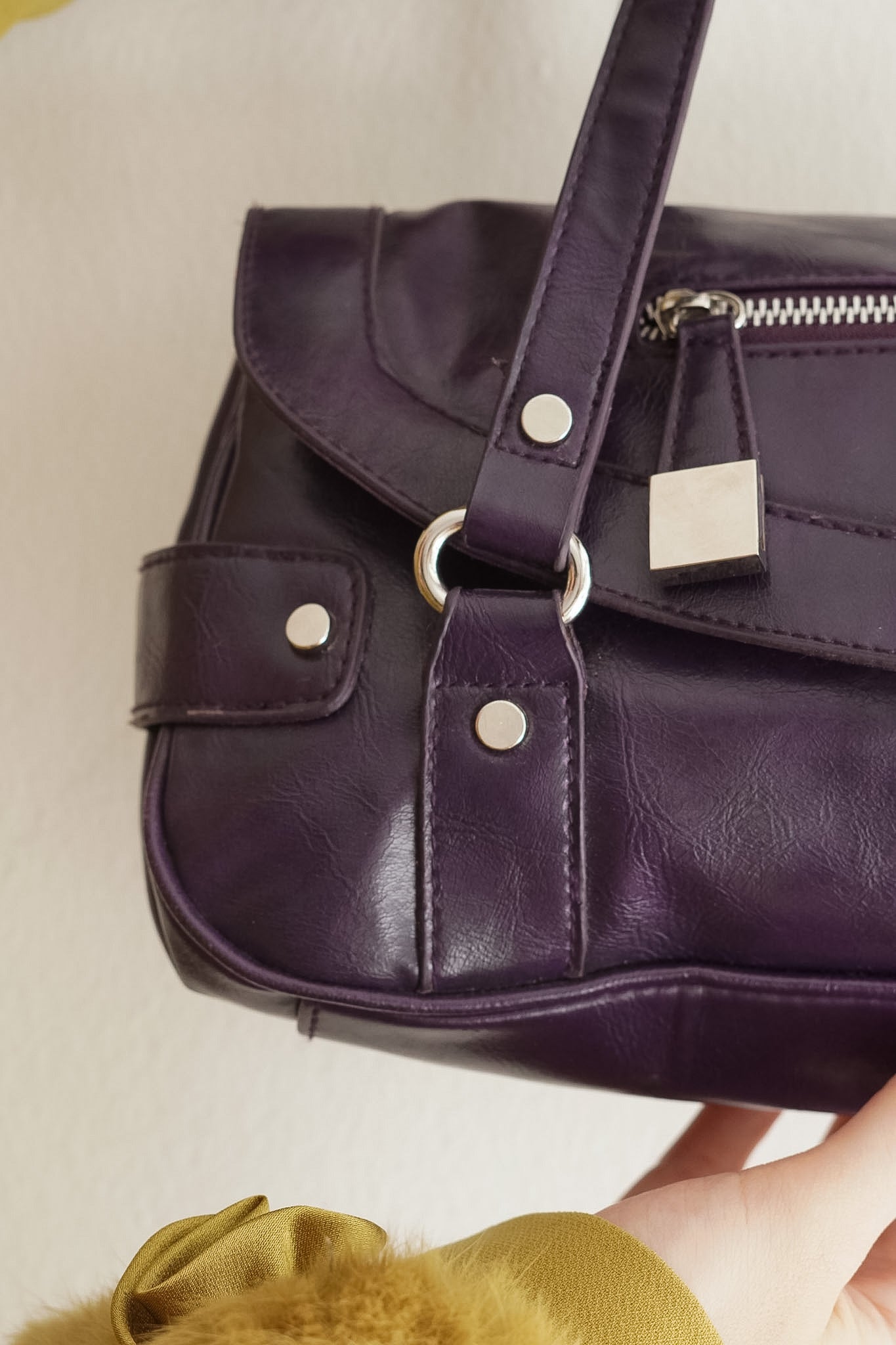 Cartera Morada Detalles Plateados