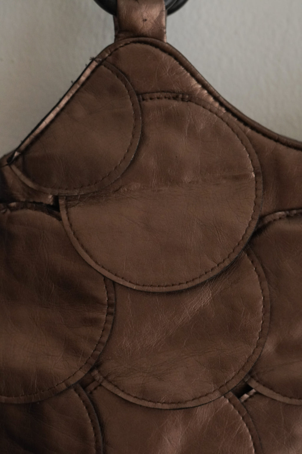 Cartera Bueno Café Con Apliques Circulares