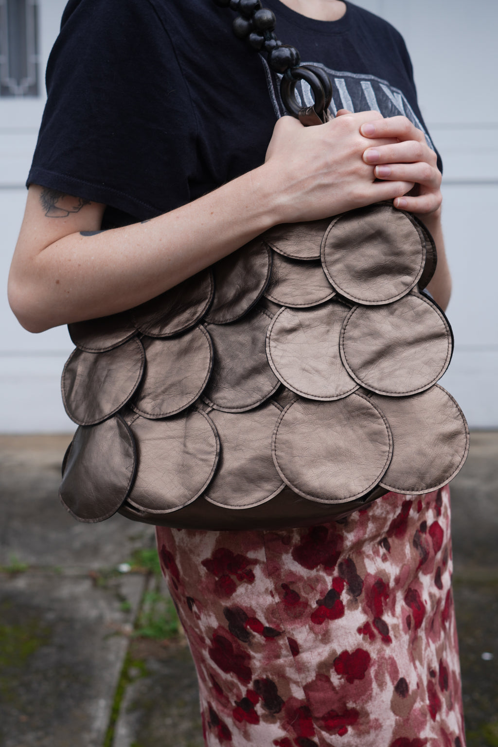 Cartera Bueno Café Con Apliques Circulares