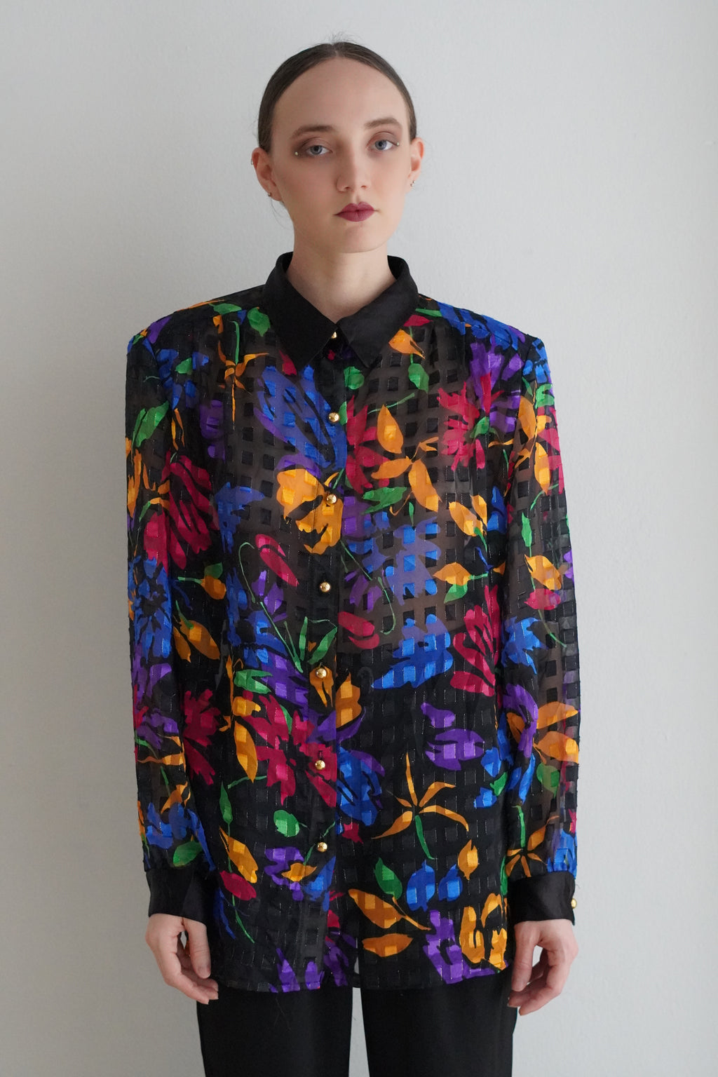 Camisa Vintage Floral Transparente Con Textura Cuadriculada