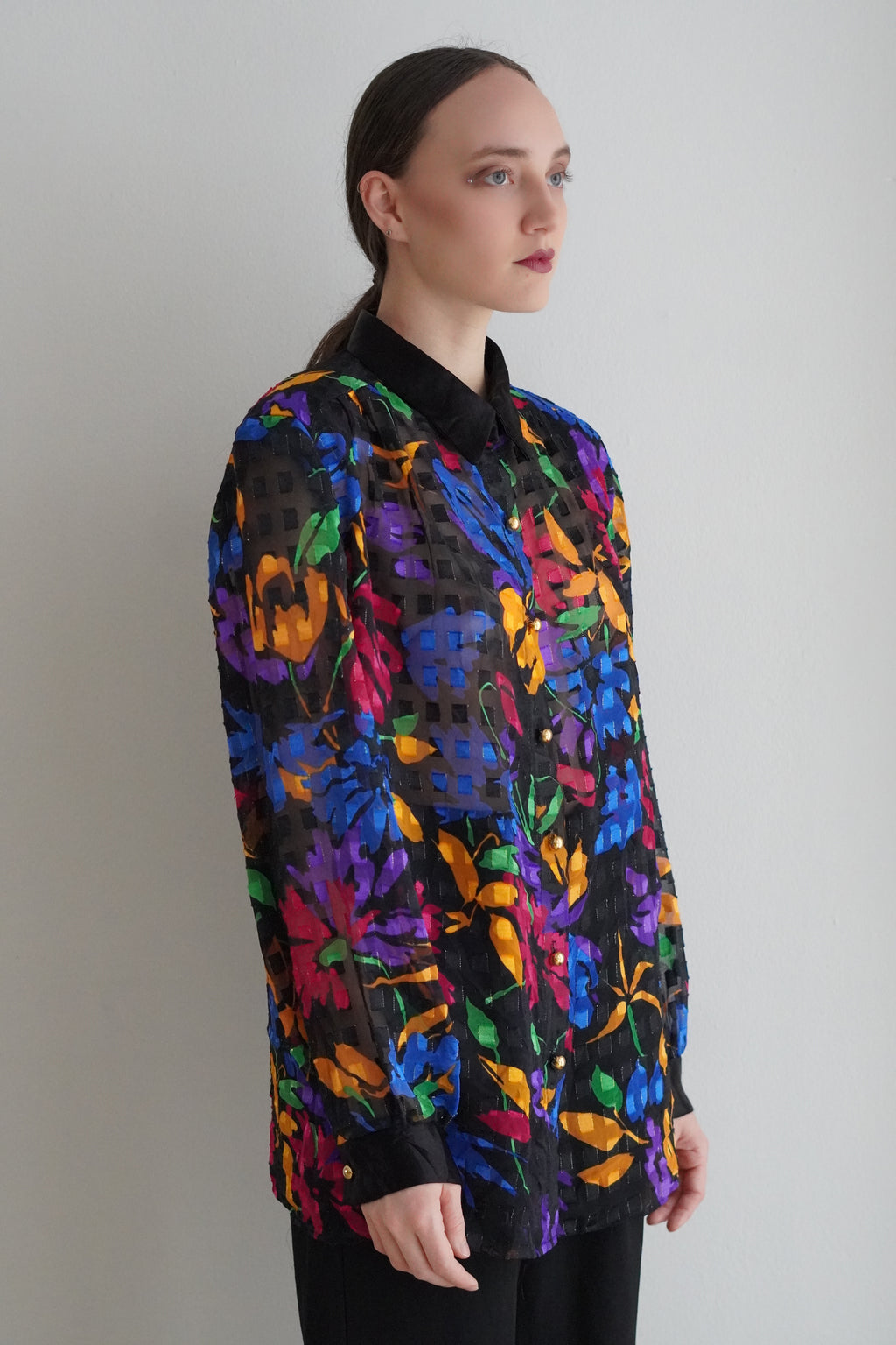 Camisa Vintage Floral Transparente Con Textura Cuadriculada
