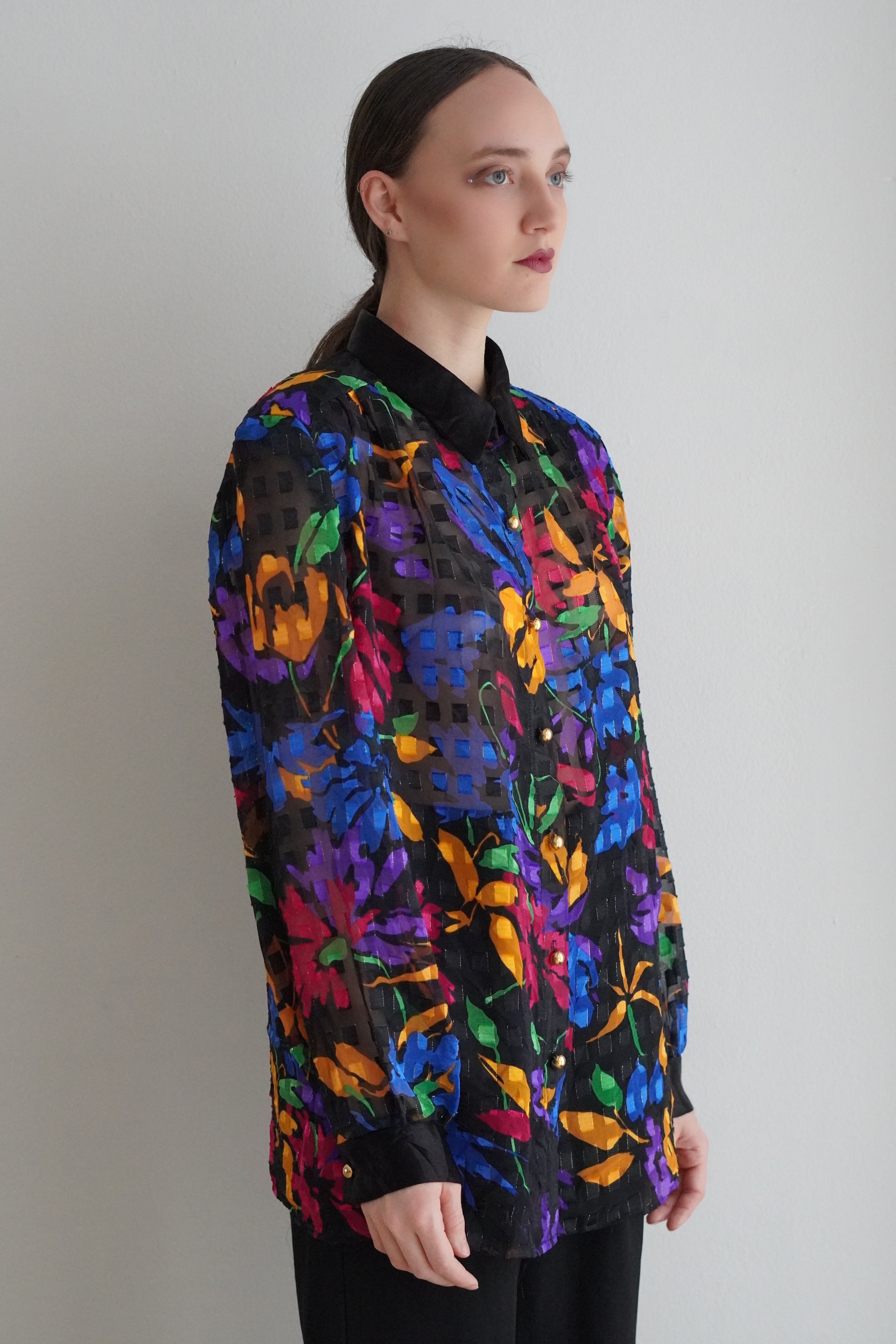 Camisa Vintage Floral Transparente Con Textura Cuadriculada