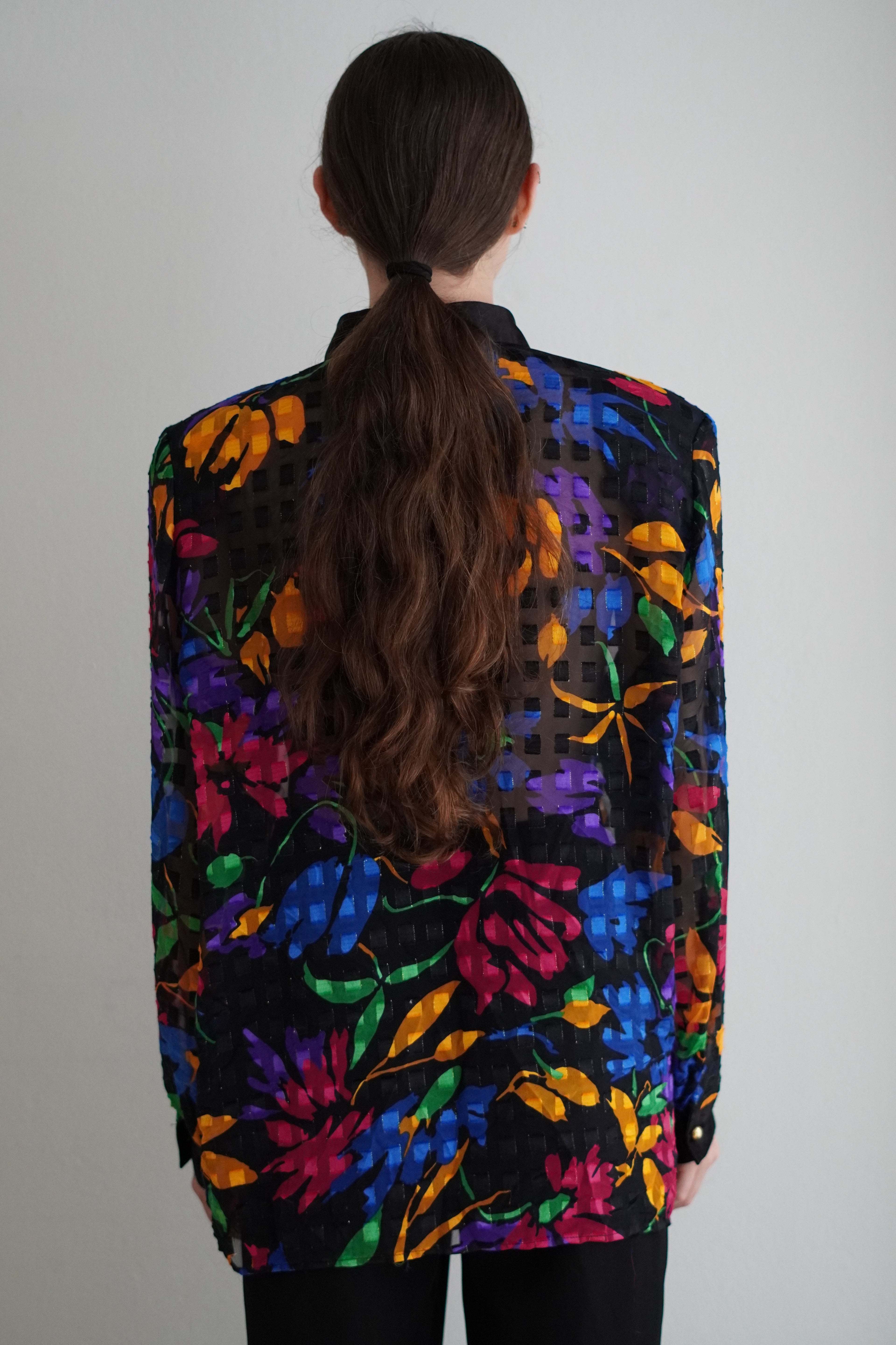 Camisa Vintage Floral Transparente Con Textura Cuadriculada