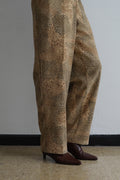 Pantalón wide leg animal print en tonos beige estilo vintage