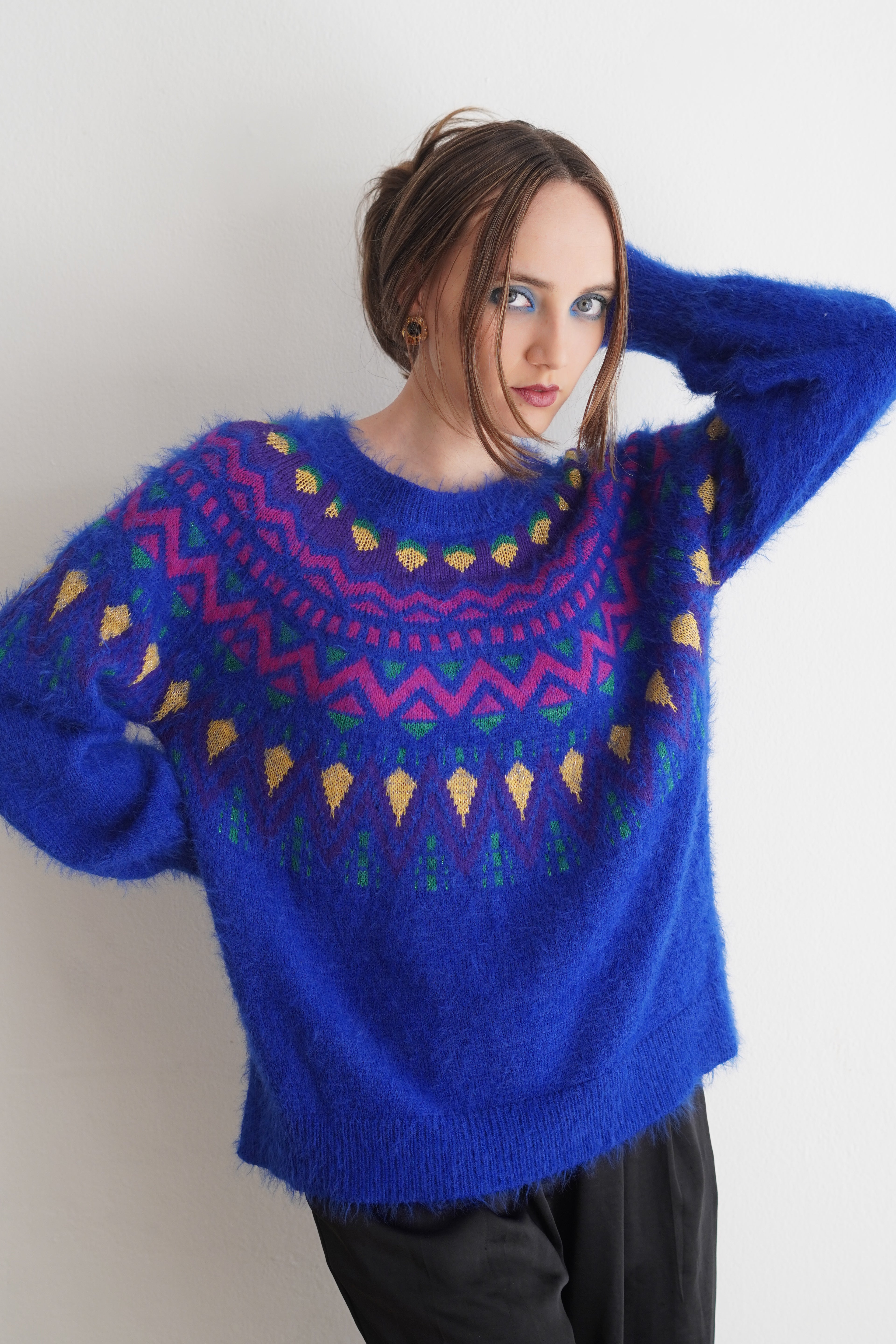 Sweater tejido fluffy con print geométrico multicolor